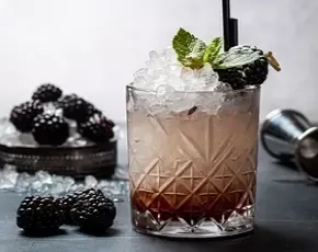 ΠΠΎΠΊΡΠ΅ΠΉΠ»ΡΠ½ΡΠΉ ΠΌΠ°ΡΡΠ΅Ρ-ΠΊΠ»Π°ΡΡ Bramble