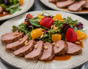 Салат с карамелизированной уткой