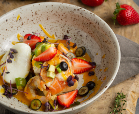 Воскресный бранч: утка с грушей, французский тост с морепродуктами, брауни с миндалем | 18+